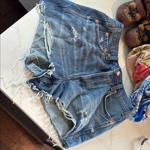 Universal Thread Denim Blue Distressed Women's Shorts